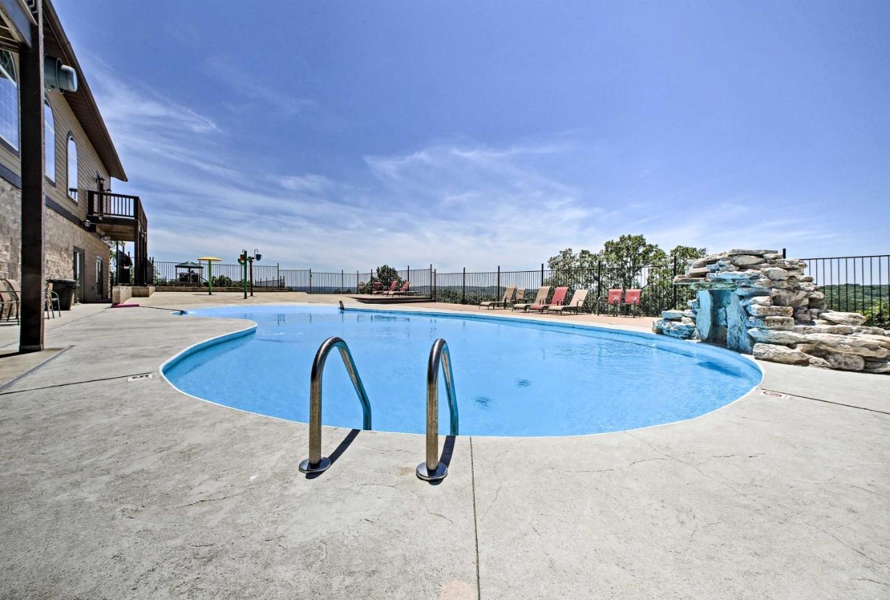 Apartmán Luxe Branson Retreat With Mtn Views And Pool Access! Exteriér fotografie