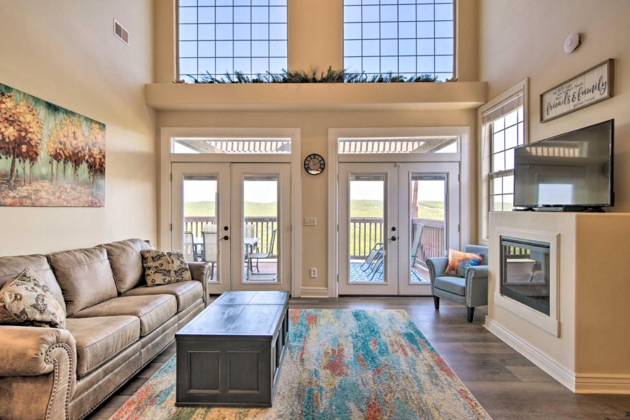 Apartmán Luxe Branson Retreat With Mtn Views And Pool Access! Exteriér fotografie