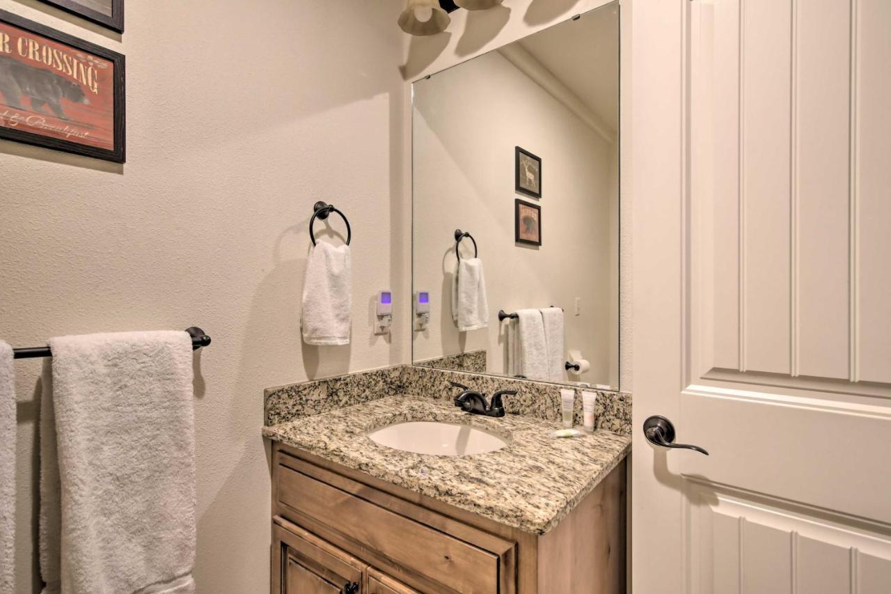 Apartmán Luxe Branson Retreat With Mtn Views And Pool Access! Exteriér fotografie